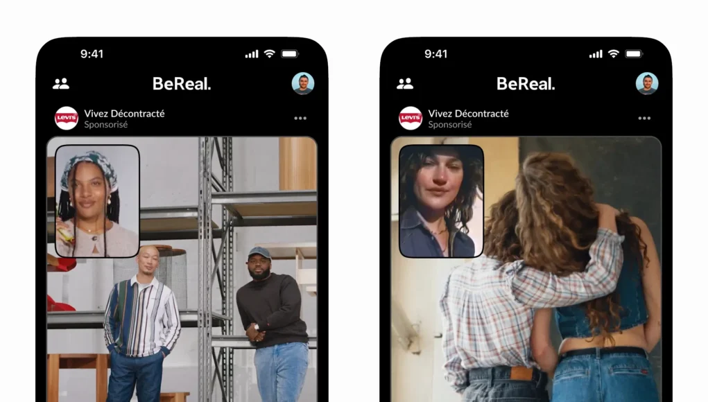 BeReal Advertising Captura de pantalla de dos teléfonos mostrando anuncios patrocinados en la app BeReal. Ambos anuncios son de Levi's con el lema "Vivez Décontracté" y muestran personas usando jeans holgados en poses naturales. En la imagen de la izquierda, dos hombres posan en un almacén industrial, mientras que en la derecha, dos mujeres se abrazan de espaldas. Ambos anuncios incluyen una pequeña imagen frontal del usuario, un botón "Voir plus" y el mensaje en francés: “Notre denim le plus baggy pour vous laisser libre d’être vous même.”