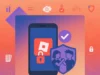 Roblox lanza un sistema de estimación de edad y nuevas herramientas de privacidad para crear espacios más seguros Un teléfono móvil con un candado en pantalla, acompañado por un escudo que muestra a dos figuras juveniles dándose la mano, simbolizando protección infantil o control parental. Fondo con gradientes naranjas y violetas, decorado con iconos relacionados con seguridad y tecnología.