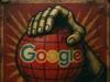 El juez que declaró a Google un monopolio decide no hacer casi nada para desmembrarlo Ilustración de estilo propaganda retro que muestra una mano metálica sujetando un globo rojo con líneas negras y el logotipo de Google en el centro. El fondo tiene rayos dorados sobre un diseño envejecido con bordes oxidados, simulando un cartel antiguo y deteriorado.