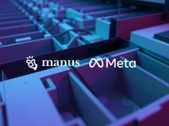 Meta adquiere Manus AI para impulsar su estrategia en agentes de inteligencia artificial Imagen conceptual de tecnología e inteligencia artificial con un laberinto tridimensional iluminado en tonos azules y morados; sobre la escena aparecen los logotipos de Manus y Meta, sugiriendo una colaboración enfocada en sistemas complejos, razonamiento avanzado o exploración de caminos algorítmicos.